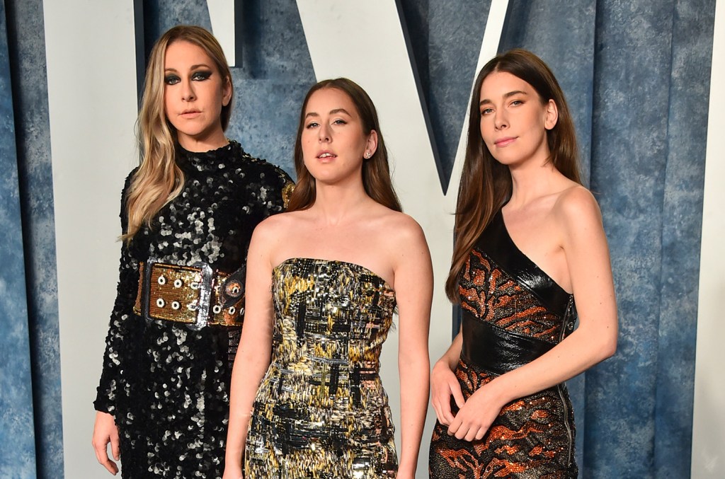 Haim recrea el meme de Nicole Kidman en el arte promocional de 'relaciones'